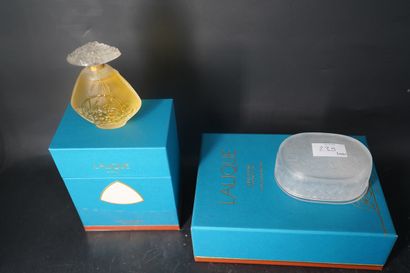 null LALIQUE Parfum. Flacon-collection, édition 1995. On joint : Lalique, porte savon,...