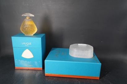 null LALIQUE Parfum. Flacon-collection, édition 1995. On joint : Lalique, porte savon,...
