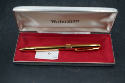 null Waterman, style-bille quatre couleurs en métal doré.