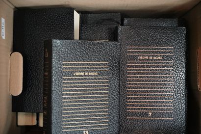 null Réunion de volumes reliés de la Collection des Prix Nobel de Littérature. Editions...