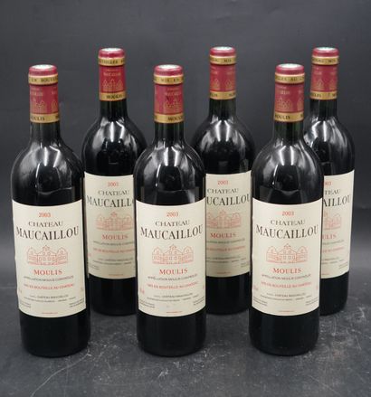 null Six bouteilles, Château Maucaillou Moulis, 2003. En l'état.