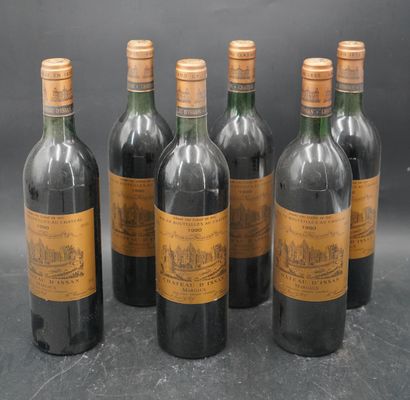 null Six bouteilles, Château d'Issan, Margaux, Grand Cru, 1990. En l'état.