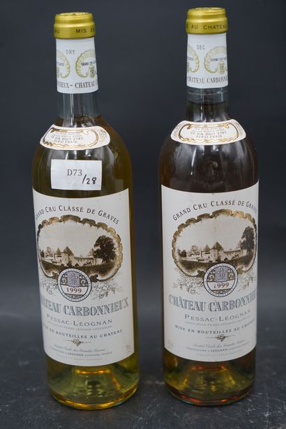 null Deux bouteilles, Château Carbonnieux, Graves Pessac Léognan, Grand Cru, 1999....