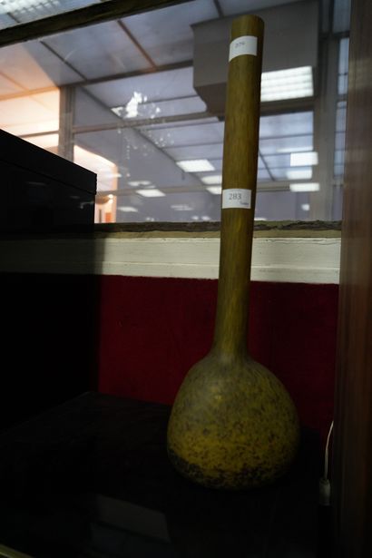 Vase soliflore à long col en verre marmo...