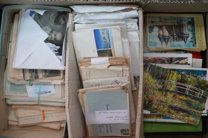 null Réunion de cartes postales, lettres manuscrites et photographies. En l'état...