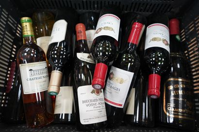 null Réunion de 14 bouteilles de vin : 2 bouteilles de Croizet-Bages, Pauillac 2017...