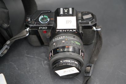 null Appareil photo argentique PENTAX, modèle P30, objectif PENTAX-F, 35-70 mm, avec...