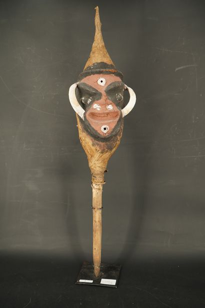 null Bâton de danse Temes Nevimbur, Archipel des Vanuatu, Sud Malekula , Xxème siècle.

Surmodelage...