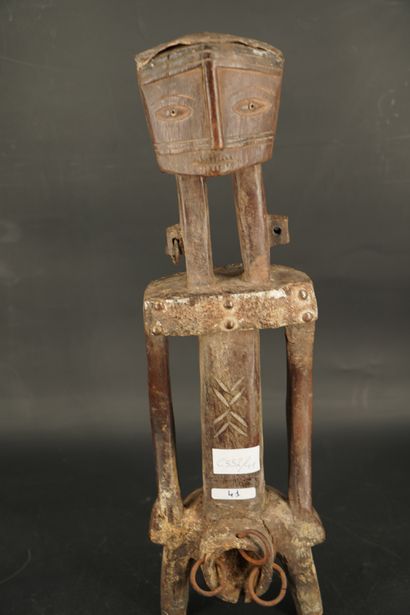 null Sculpture NGOMBE, RDC

Fétiche anthropomorphe tripode en bois sculpté et métal

Hauteur...