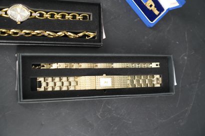 null Réunion de montres bracelet de dame en métal doré dont Charming. En l'état.