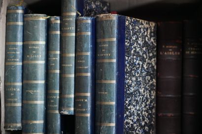 null Réunion de volumes reliés, comprenant des œuvres de Walter Scott, Edmond Rostand,...