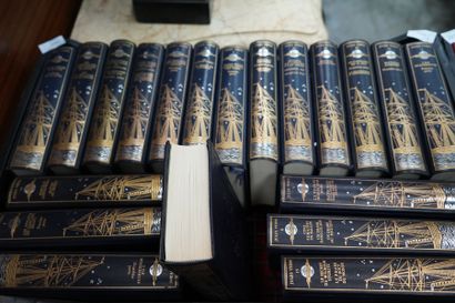 null JEAN DE BONNOT, Jules Verne, 20 volumes. En l'état.