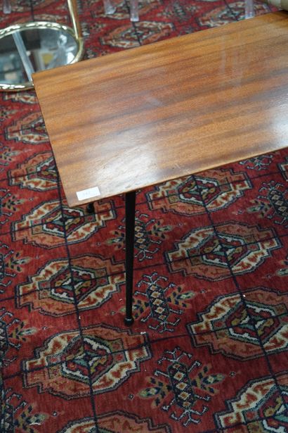 null Travail dans le goût des années 50, table basse rectangulaire en bois teinté...