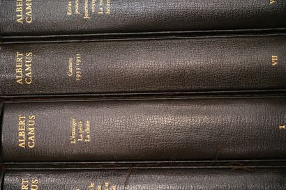 null Albert Camus, œOeuvres, éditions André Sauret, 8 volumes reliés, illustrés par...