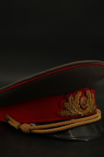 null R.D.A. casquette de Général de l'armée de terre.