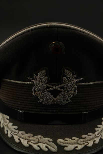 null R.F.A. casquette d'officier supérieur de l'armée de terre.