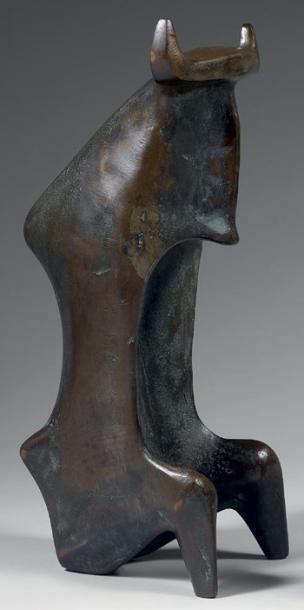 Victor ROMAN Le taureau bronze, E.A., 1969, 39 x 13,5 x 17 cm