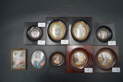 null Réunion de neuf miniatures encadrées représentant des portraits et des pays...