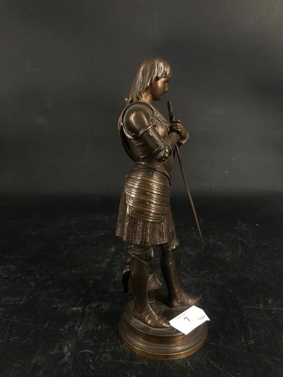 null Eutrope BOURET (1833-1906), Jeanne d'Arc, épreuve en bronze signée sur la t...