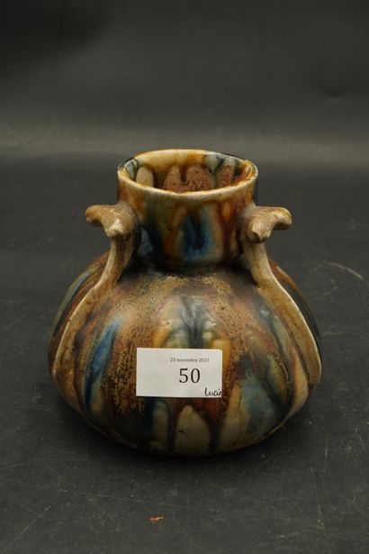 null Charles GREBER (1853-1935). Vase à panse applatie en grès émaillé à décor flammé...