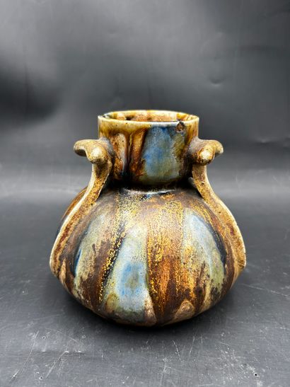 null Charles GREBER (1853-1935). Vase à panse aplatie en grès émaillé à décor flammé...