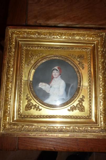 Ecole française du début du XIXe s Portrait de dame de qualité lisant, miniature...