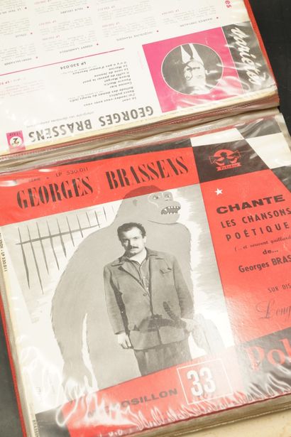 null Réunion de disques vinyles 33 tours Georges Brassens, dans un classeur rouge....