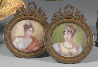 null Deux miniatures circulaires représentant Marie-Louise et Joséphine. Signé en...