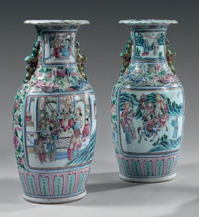 CHINE, canton, fin du XIXe siècle PAIRE DE VASES BALUSTRE Porcelaine, à décor en...