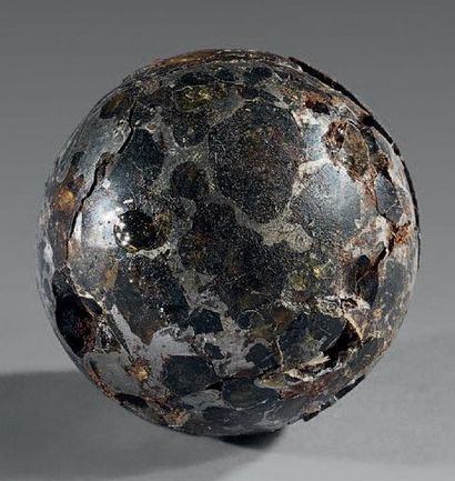 null PALLASITE INDÉTERMINÉE Pallasite
Sphère endommagée 72 g 30 mm
Sphère de pallasite...
