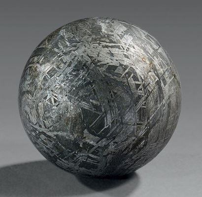 null SIDÉRITE INDÉTERMINÉE Sidérite
Sphère polie 180 g 35 mm
Sphère avec figures...