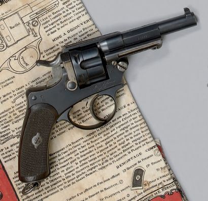 null * Revolver modèle 1874 d'officier, simple et double action, calibre 11 mm, canon...