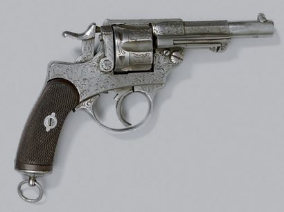 null * Revolver modèle 1874, calibre 11 mm; finition poli blanc, entièrement gravé...