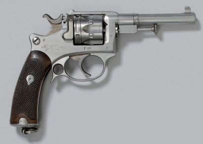 null * Rare revolver d'essai modèle 1887, fabrication de la "MAS", simple et double...
