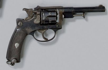 null * Revolver modèle 1887, fabrication civile de la Manufacture de Saint-Etienne,...