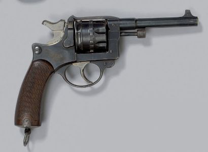 null * Revolver de type 1892, fabrication civile belge par Galand, modèle non identifié...