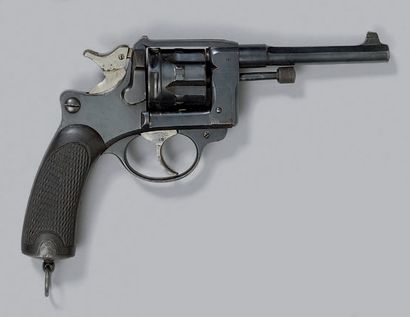 null * Revolver de type 1892, fabrication civile belge par Galand, calibre 8 mm,...