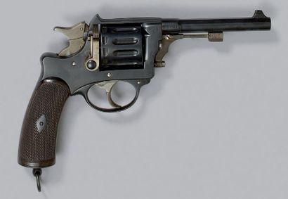 null * Revolver modèle 1892 Stand, premier type, fabrication civile belge commercialisée...