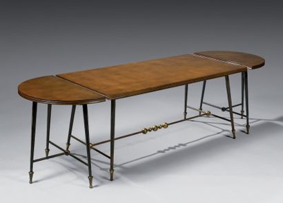 D'après Jules LELEU (1883-1961) 
Table basse en trois parties, partie centrale rectangulaire...