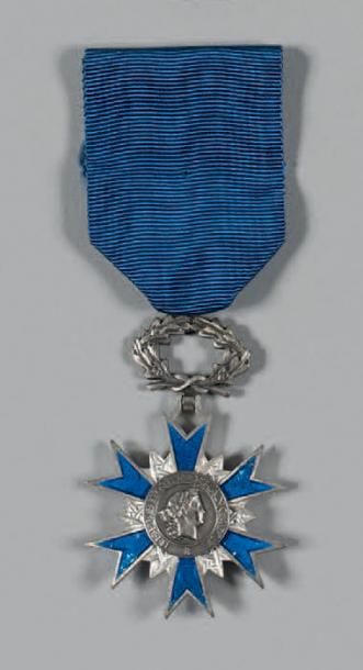 null Ordre National du Mérite (1963) Étoile de chevalier, 37 mm, fabrication de la...
