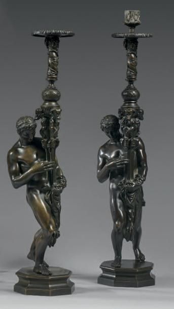 Félix François ROUBAUD (1825-1876) Paire de chandeliers en bronze à patine brune...