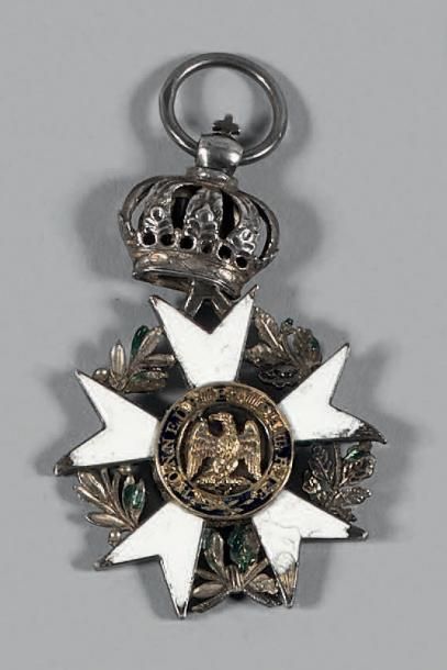 null Premier Empire Étoile de chevalier du troisième type, 36 mm, argent (contrôlé...