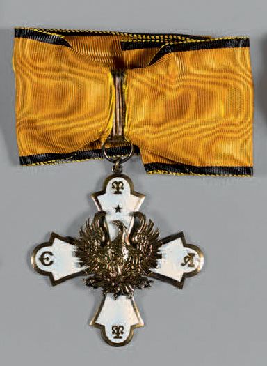 GRÈCE Ordre du Phénix (créé en 1926)
Croix de Commandeur à titre civil.
Époque républicaine:...