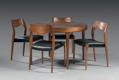Niels Otto MØLLER (1920-1982), attribué à * Table de salle à manger circulaire
Teck,...