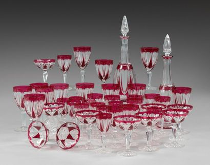 SAINT LOUIS Modèle Beaufort
Partie de service de verres en cristal rouge et incolore...