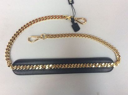 null FENDI Collection 2016

Anse bandoulière "Strap You" chaîne en métal doré à maille...