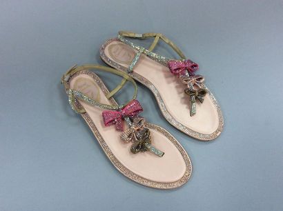 null René CAOVILLA

Paire de sandales " Caterina " en satin tricolore rose pâle,...