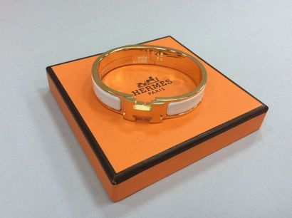 null HERMES Paris made in France

Bracelet jonc ouvrant " Clic H " PM en métal doré...