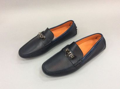 null HERMES Paris made in Italy

Paire de mocassins de conduite " Irving " en veau...