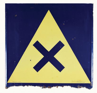 null Crossing Enamelled road plate for crossing, old model.
Format: Square, with...